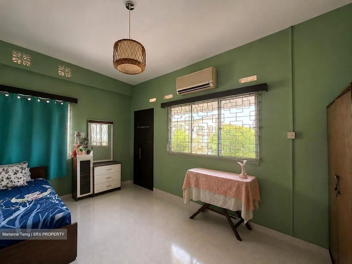 Charlton Park (D19), Semi-Detached #631444561